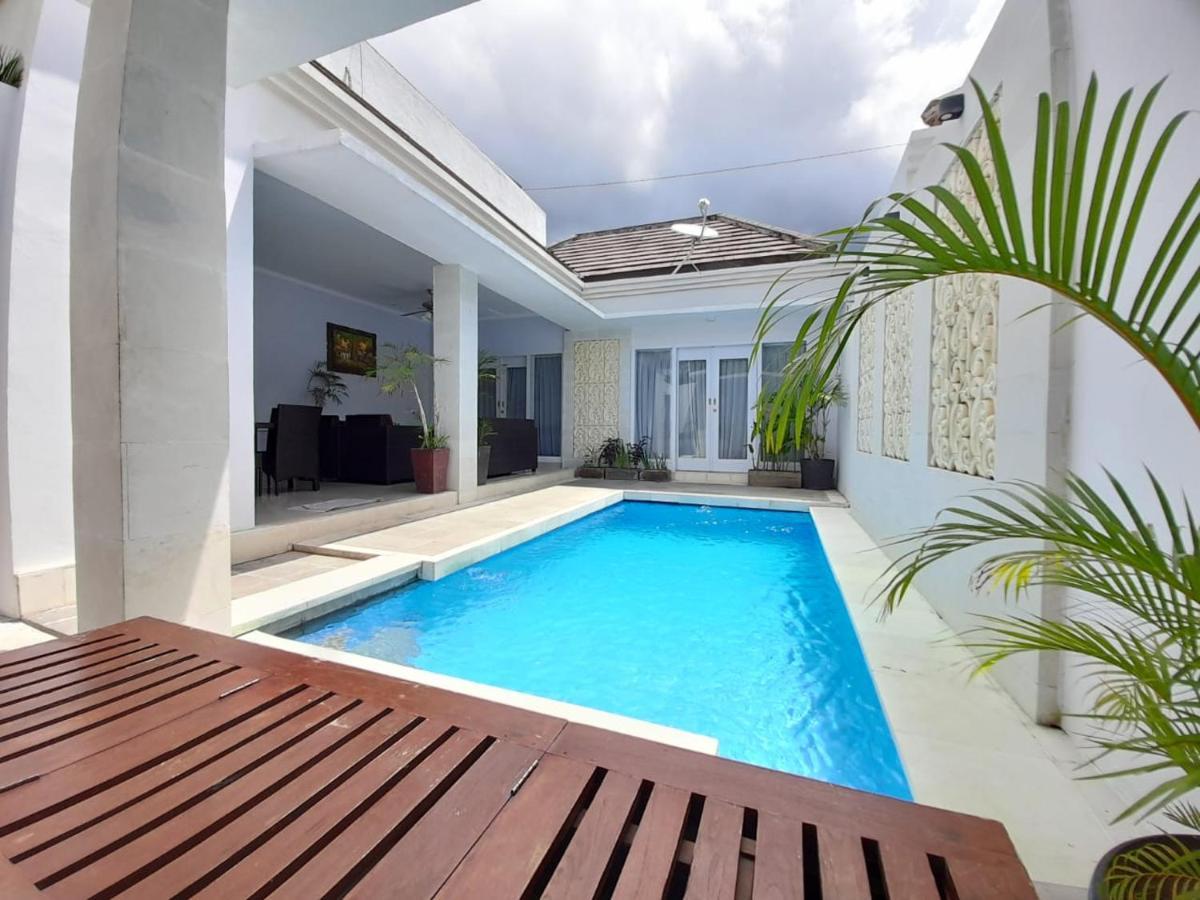 Villa The Kayuputih Lovina Exterior foto